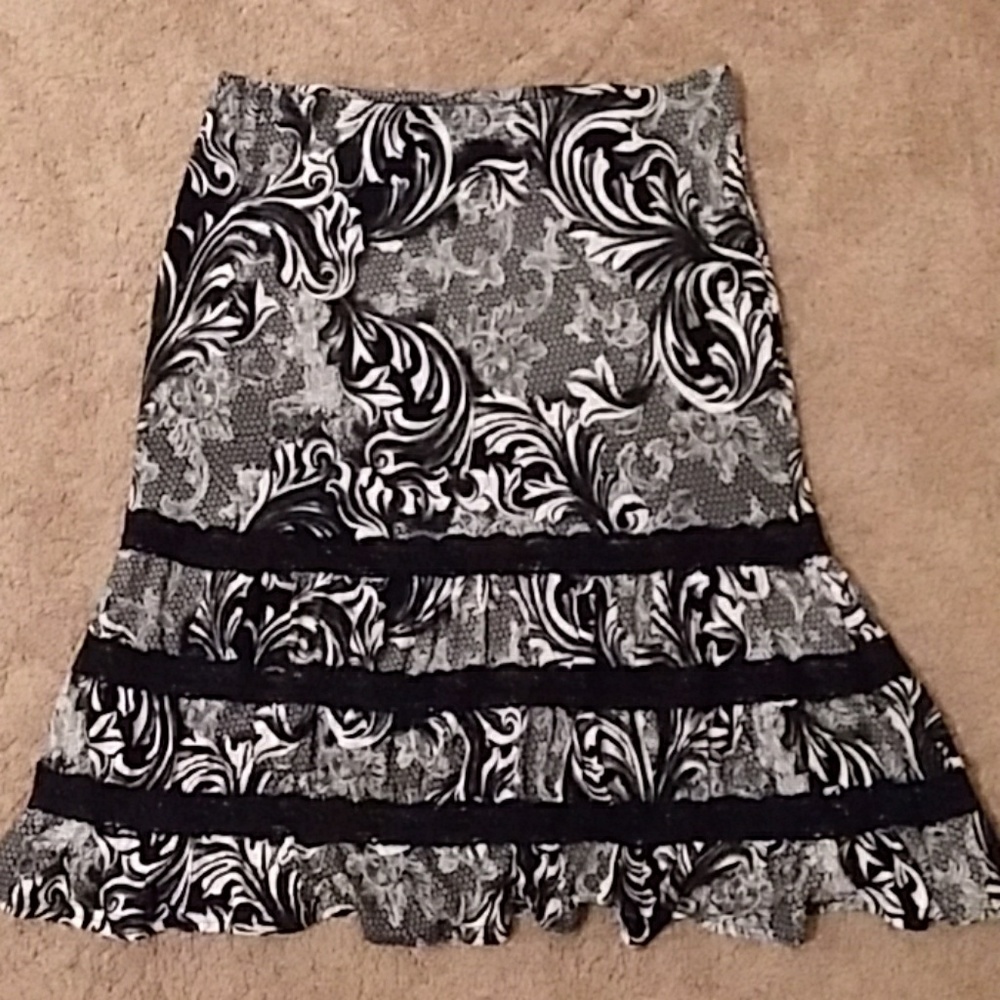 Above the knee skirt